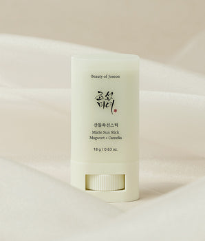 Matte Sun Stick : Mugwort + Camelia SPF50 18g
